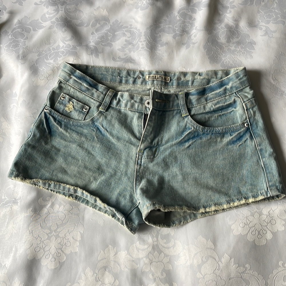 Cuttle Jean shorts mid rise zip close light wash some distress Sz M